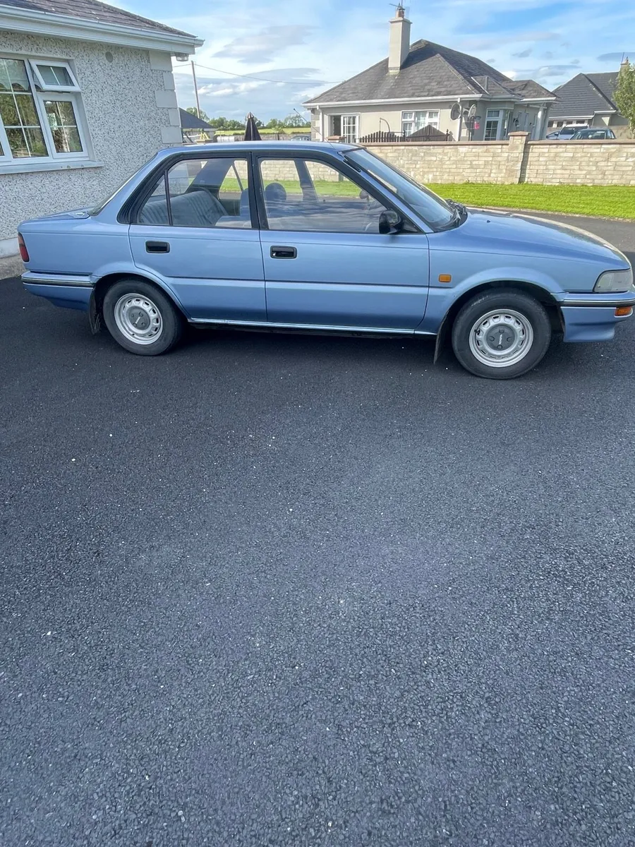 Toyota Corolla 1992 - Image 2