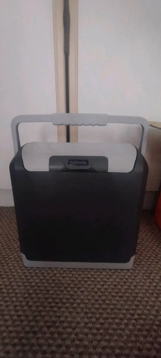 Cool box - Image 1