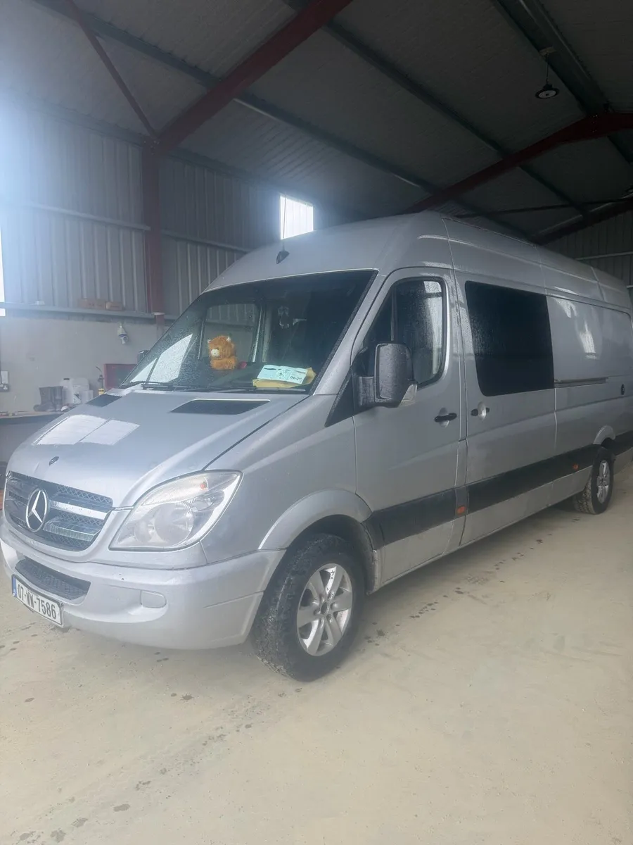 Sprinter van camper - Image 1