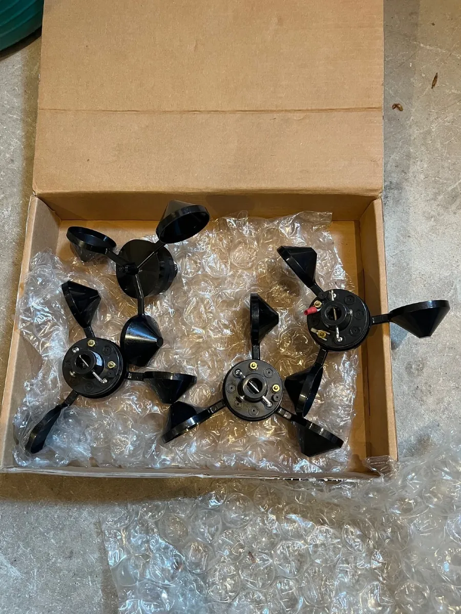 Anemometers and wind vanes - Image 1