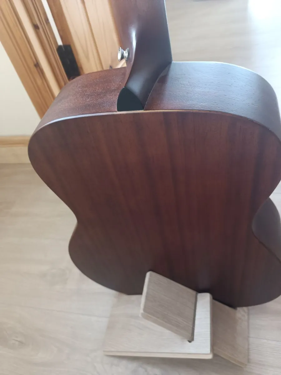 Acoustic Guitar - Image 4