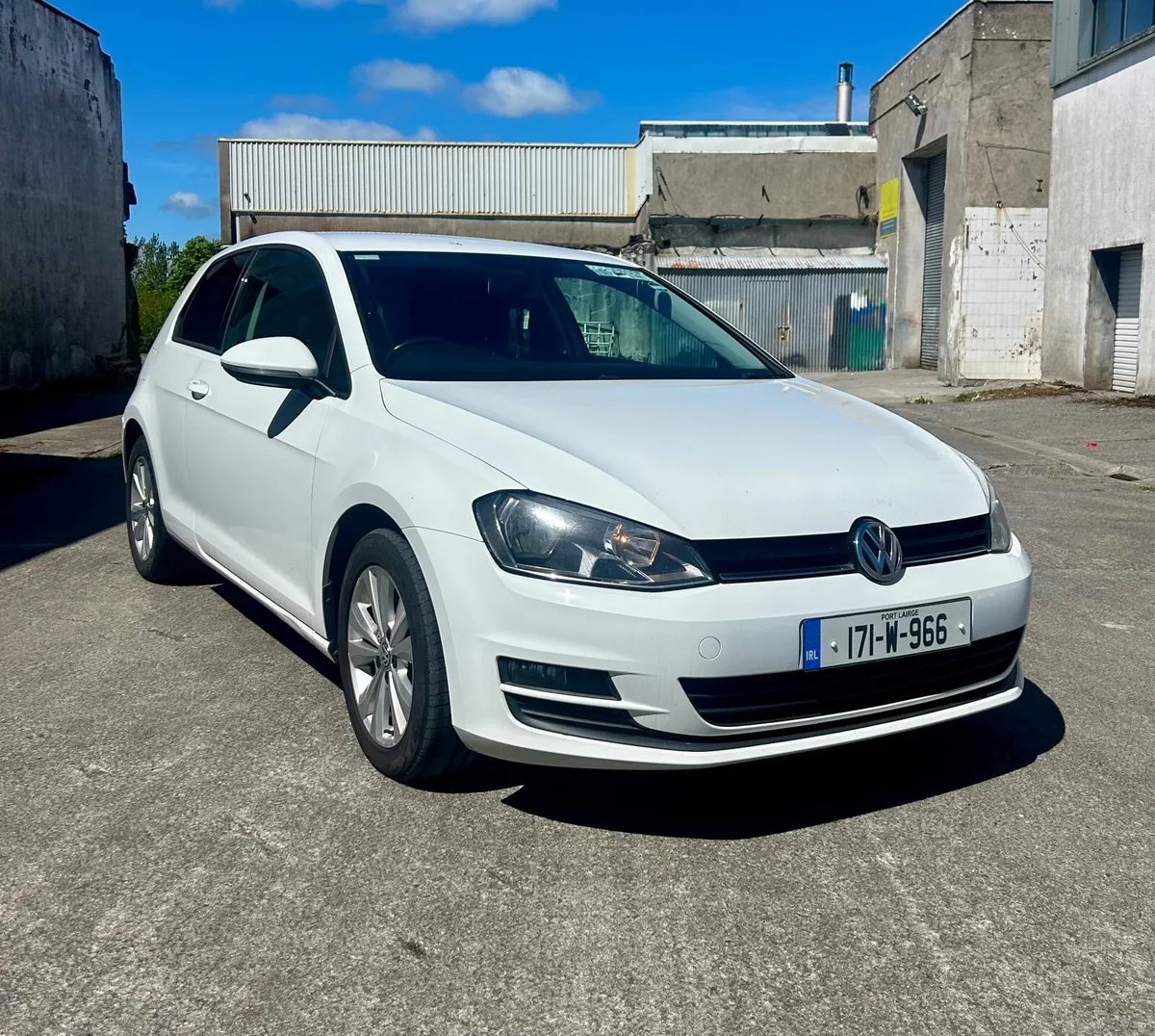 Volkswagen Golf Auto - Image 1