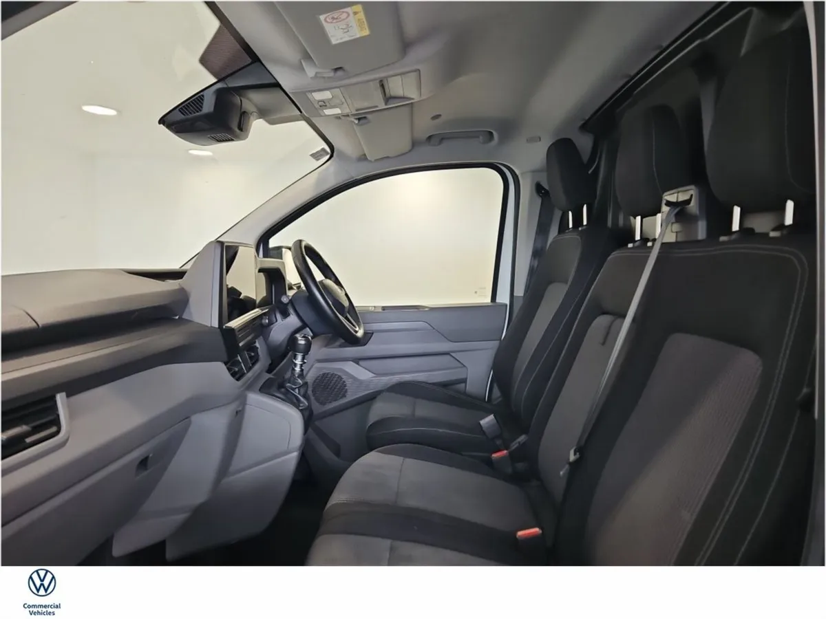 Volkswagen Transporter TRENDLINE LWB 150BHP, Air c - Image 4