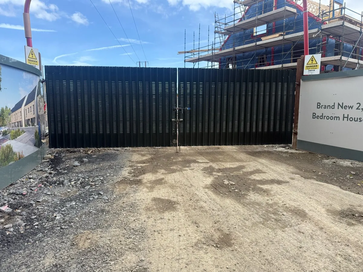 Set of gates - Image 2