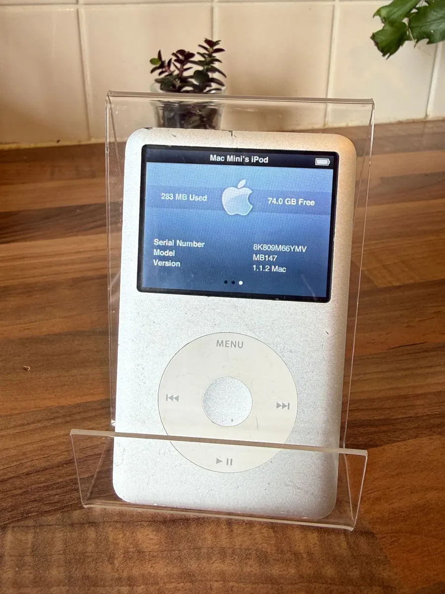 iPod Classic 6th Gen 80GB - Image 3