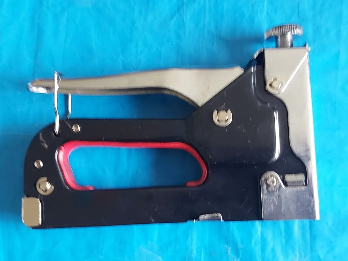 Staple Gun in New Condition - used the once only - Image 3