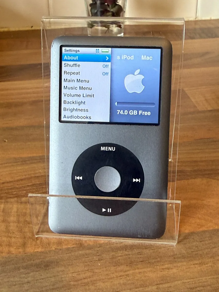 iPod Classic 6th Gen 80GB - Image 2