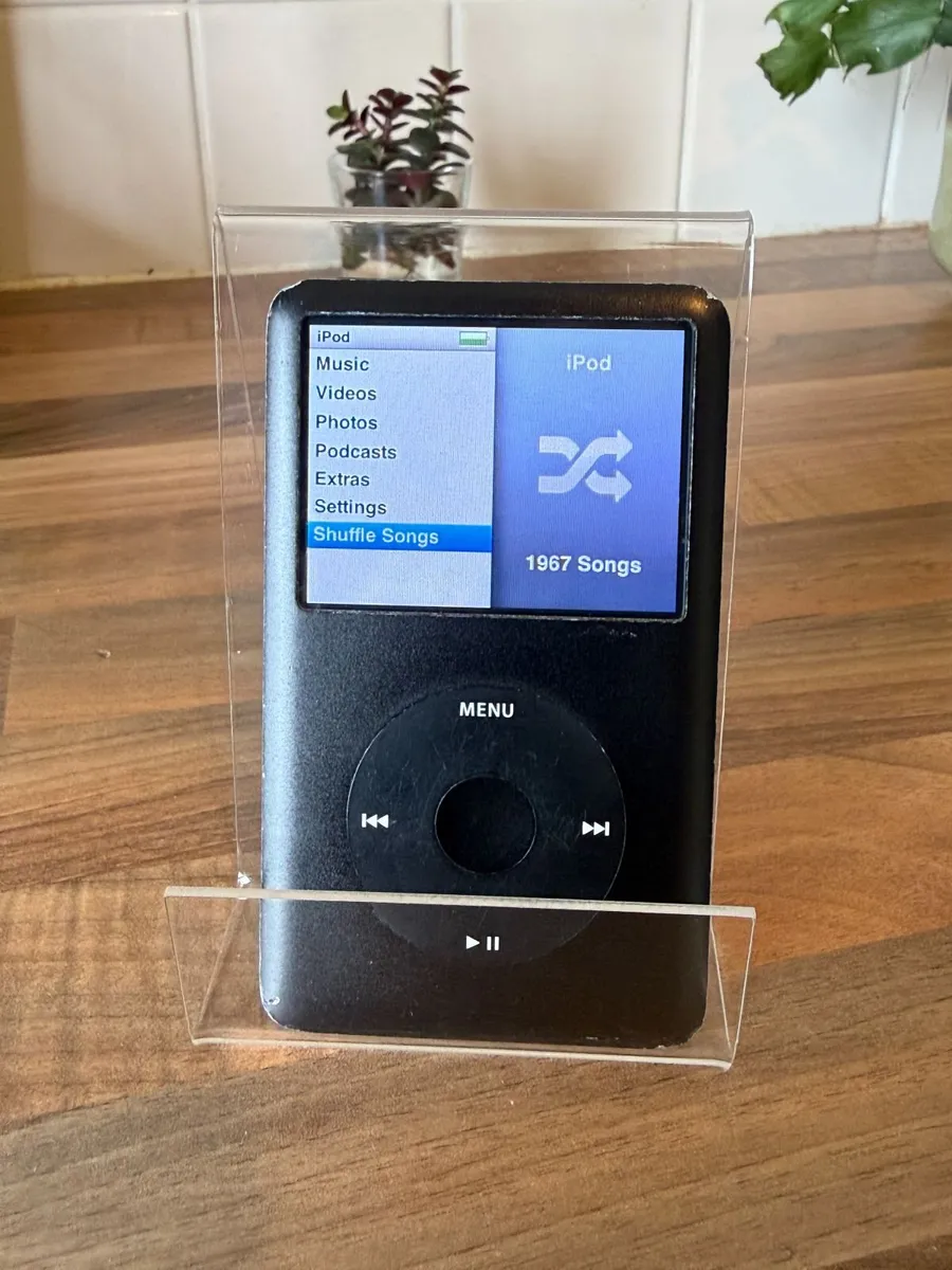 iPod Classic 6th Gen 80GB - Image 1