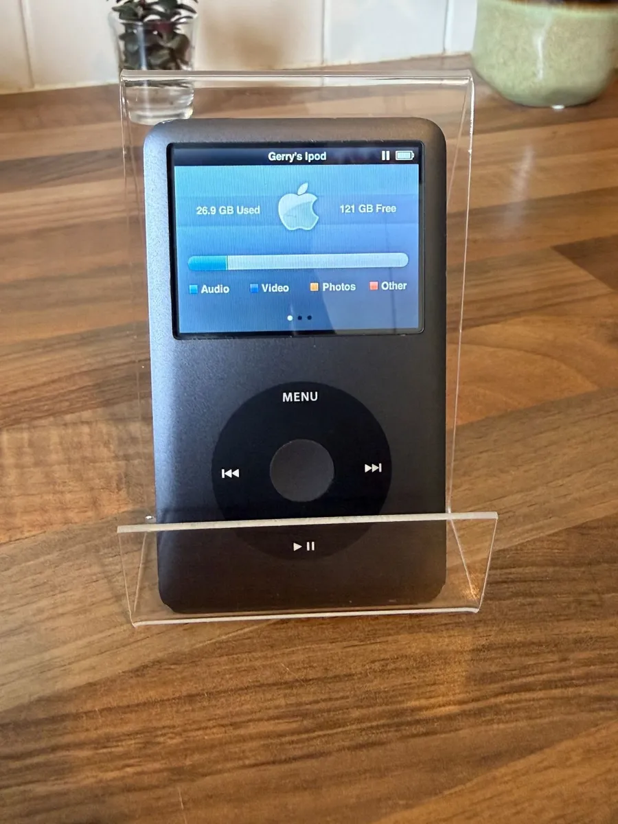 iPod Classic 6th Gen 160GB - Image 1