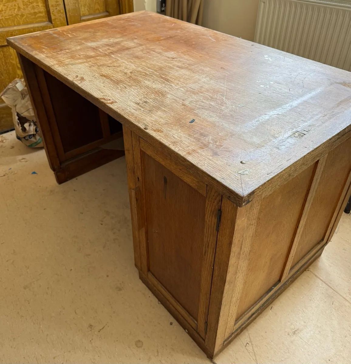 Desk - Image 4