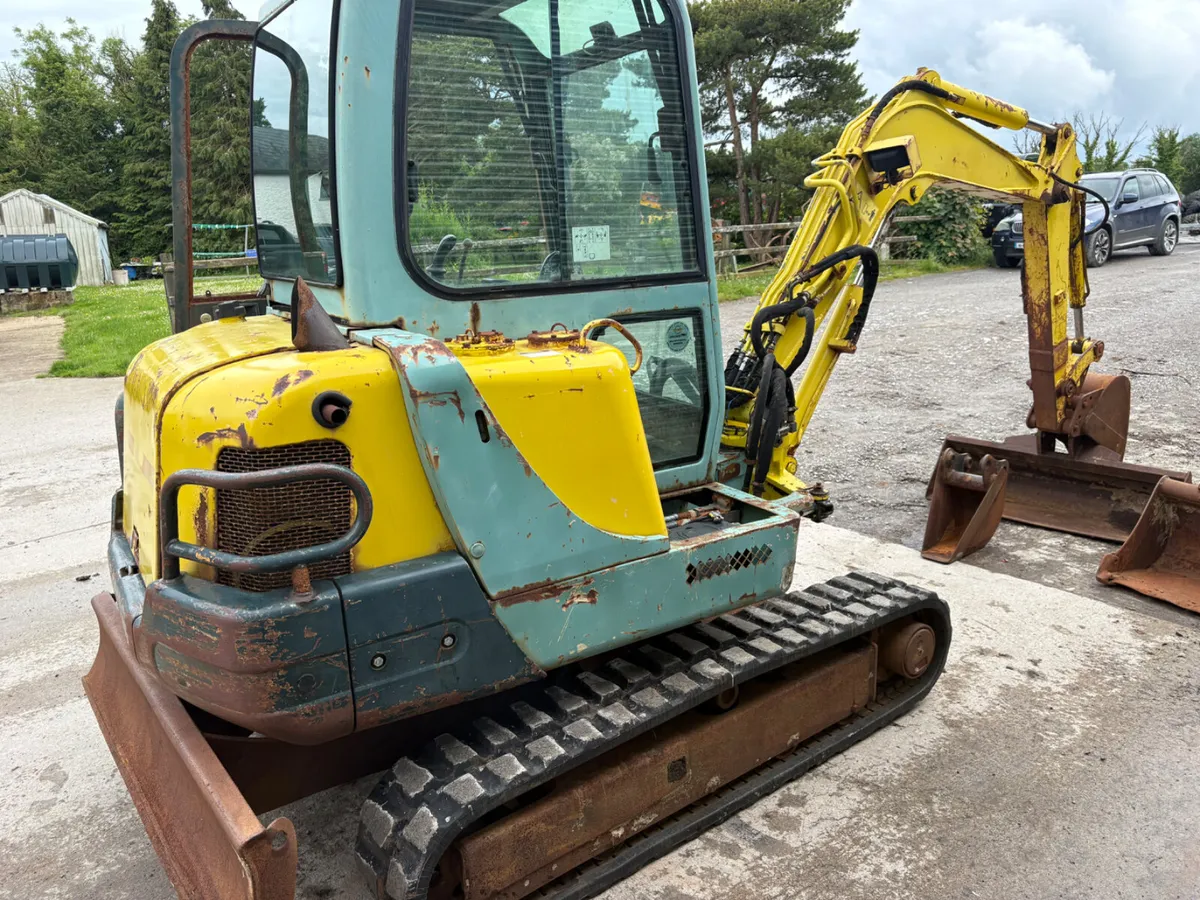 3.5 ton digger - Image 3