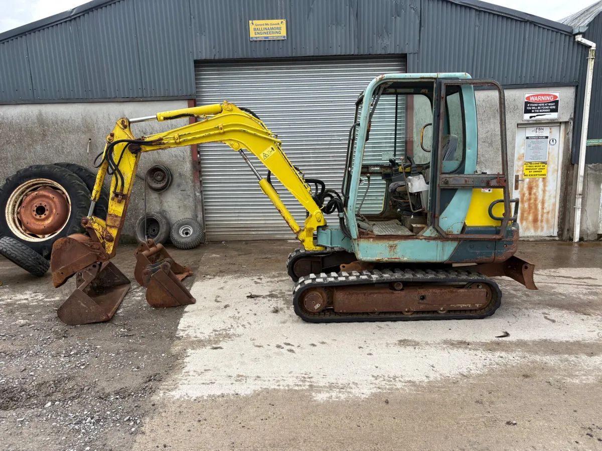 3.5 ton digger - Image 1