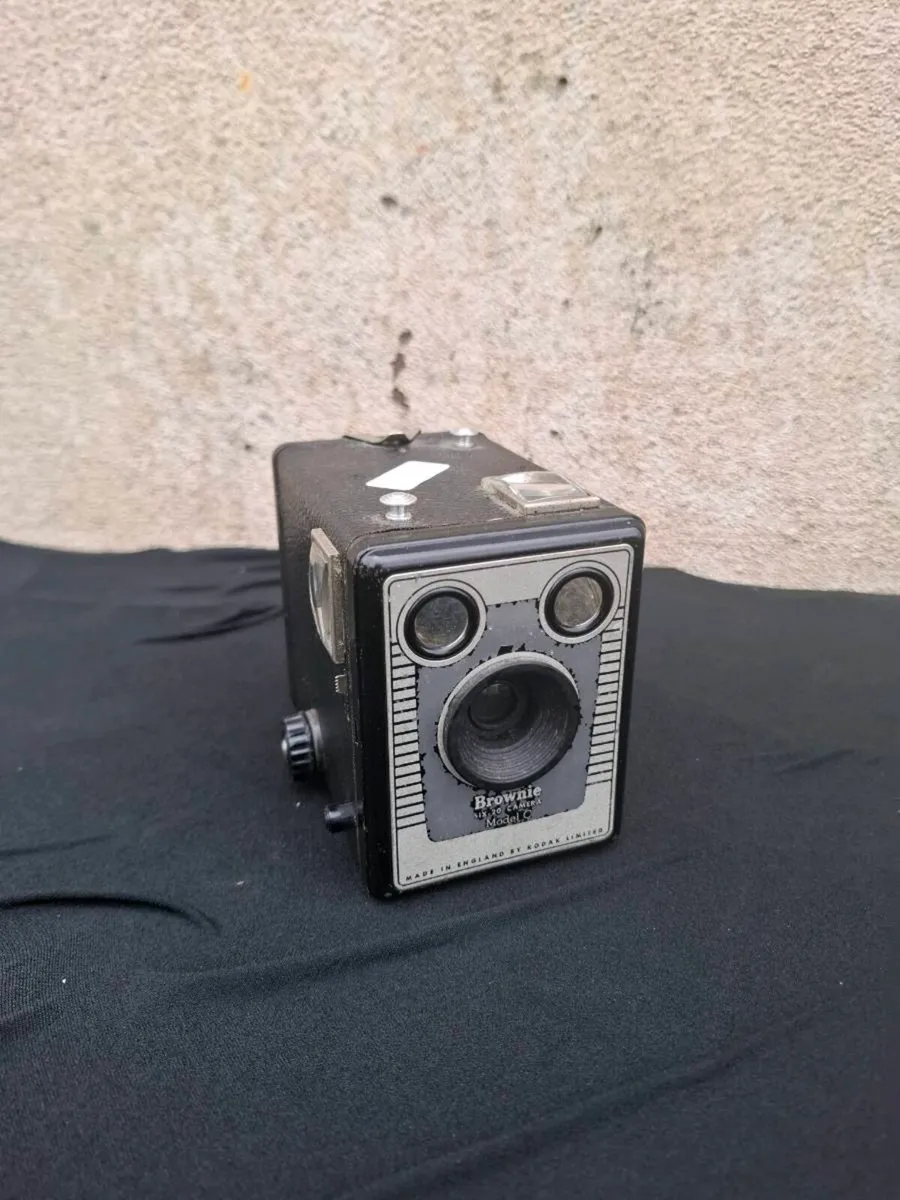 Vintage brownie camera postage possible - Image 1