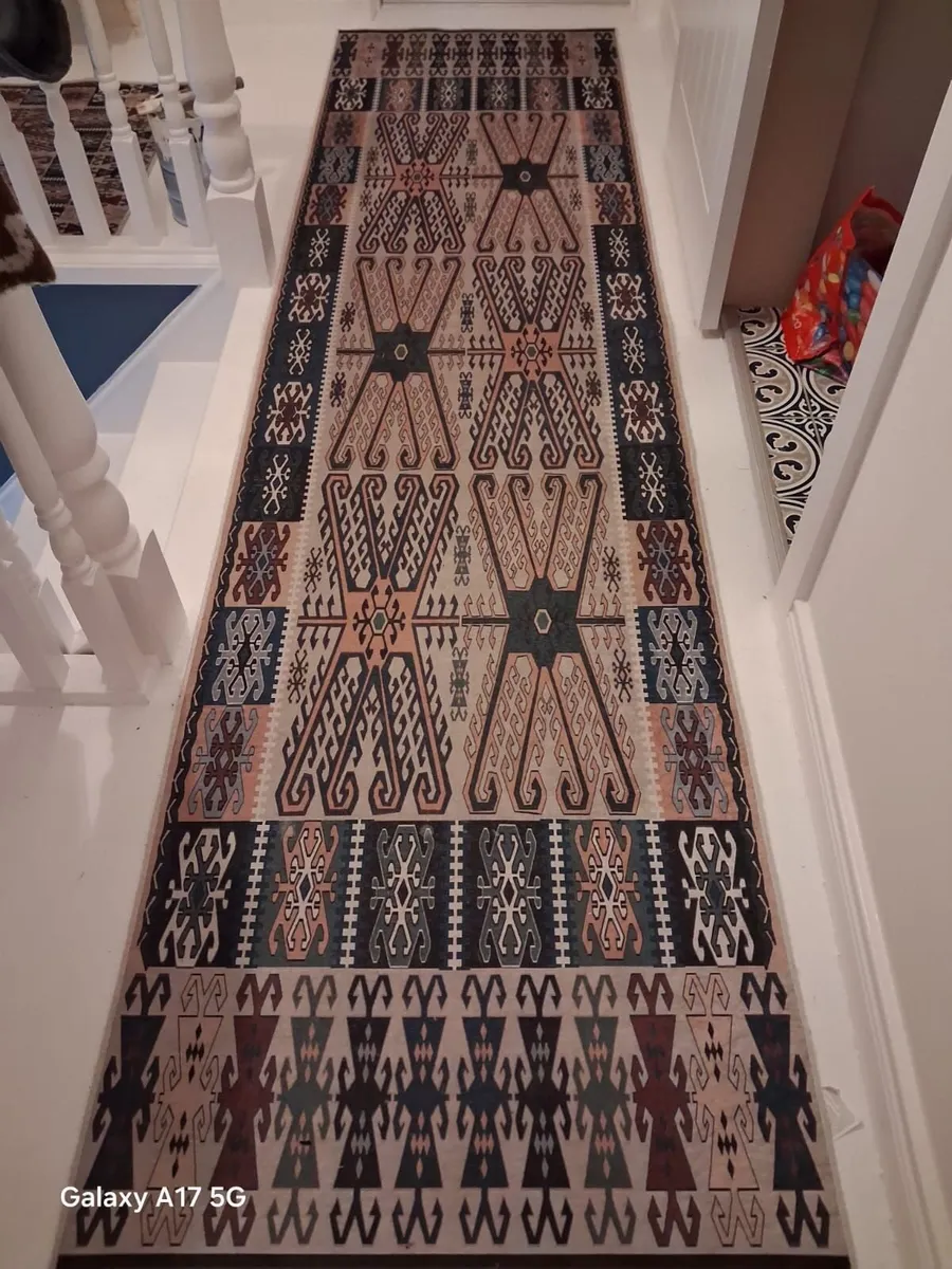 4 washable mats (2 runners and 2 medium mats) - Image 2