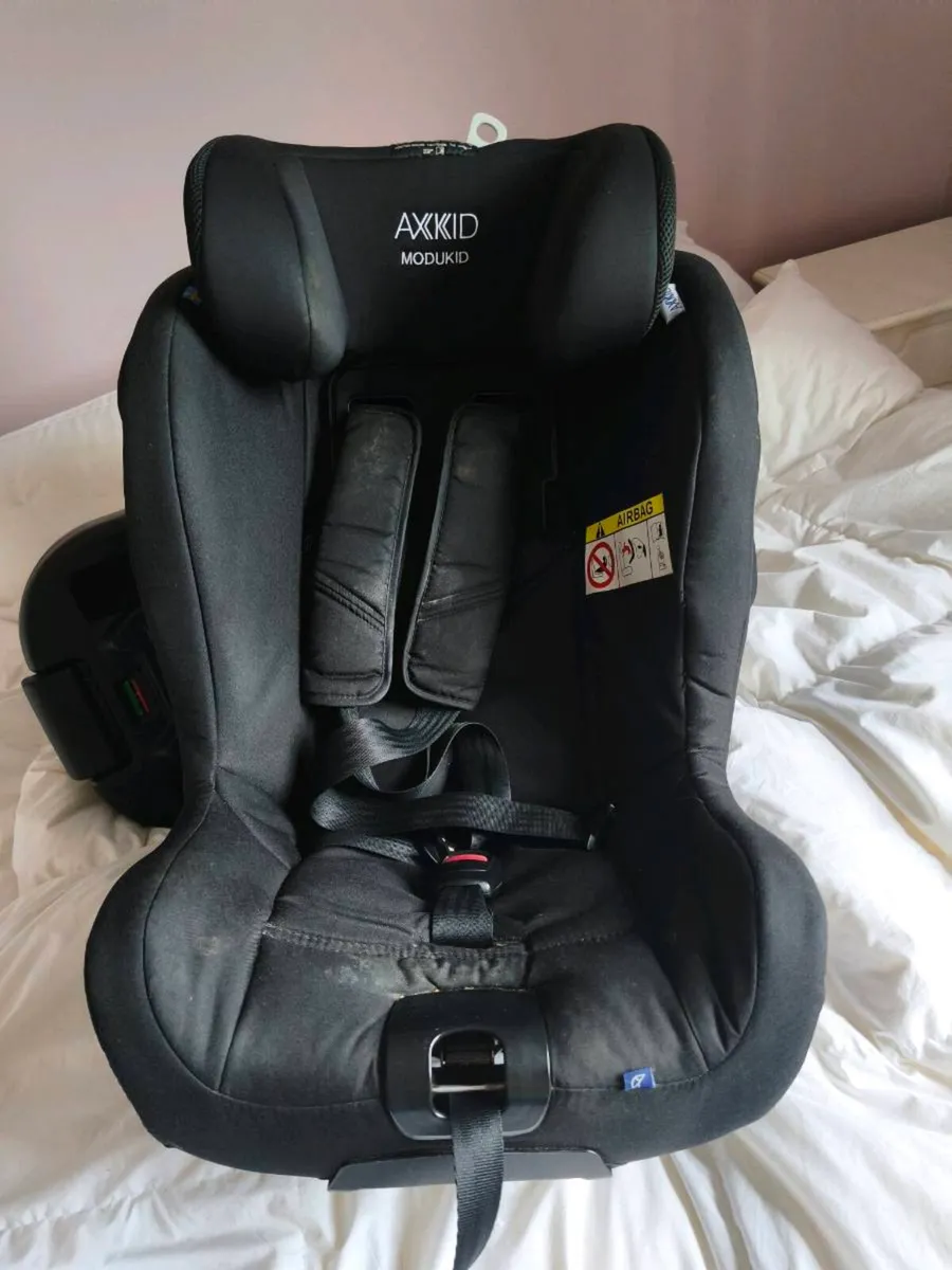 Child's car seat - Image 3