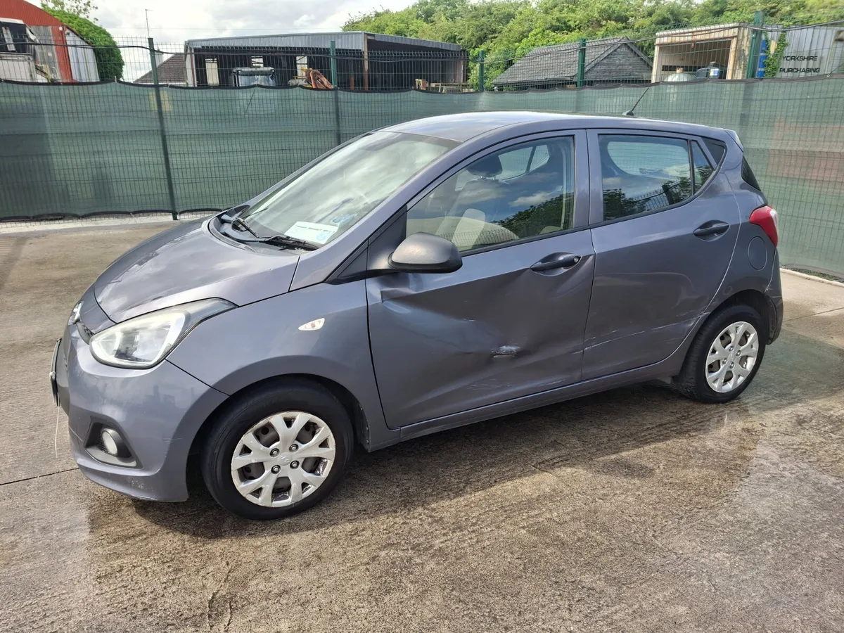 2016 Hyundai i10  1.0 Petrol Drive Home - Image 2