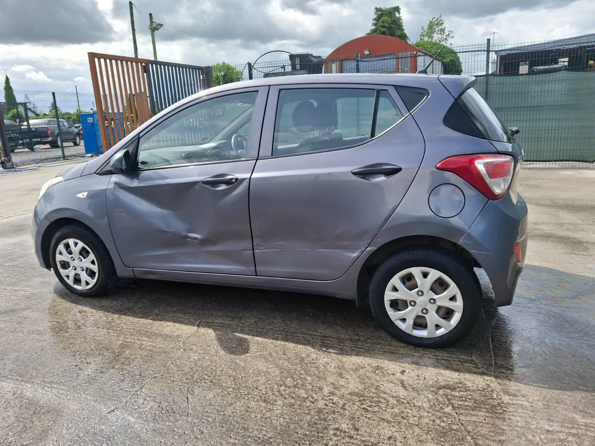 2016 Hyundai i10  1.0 Petrol Drive Home - Image 4