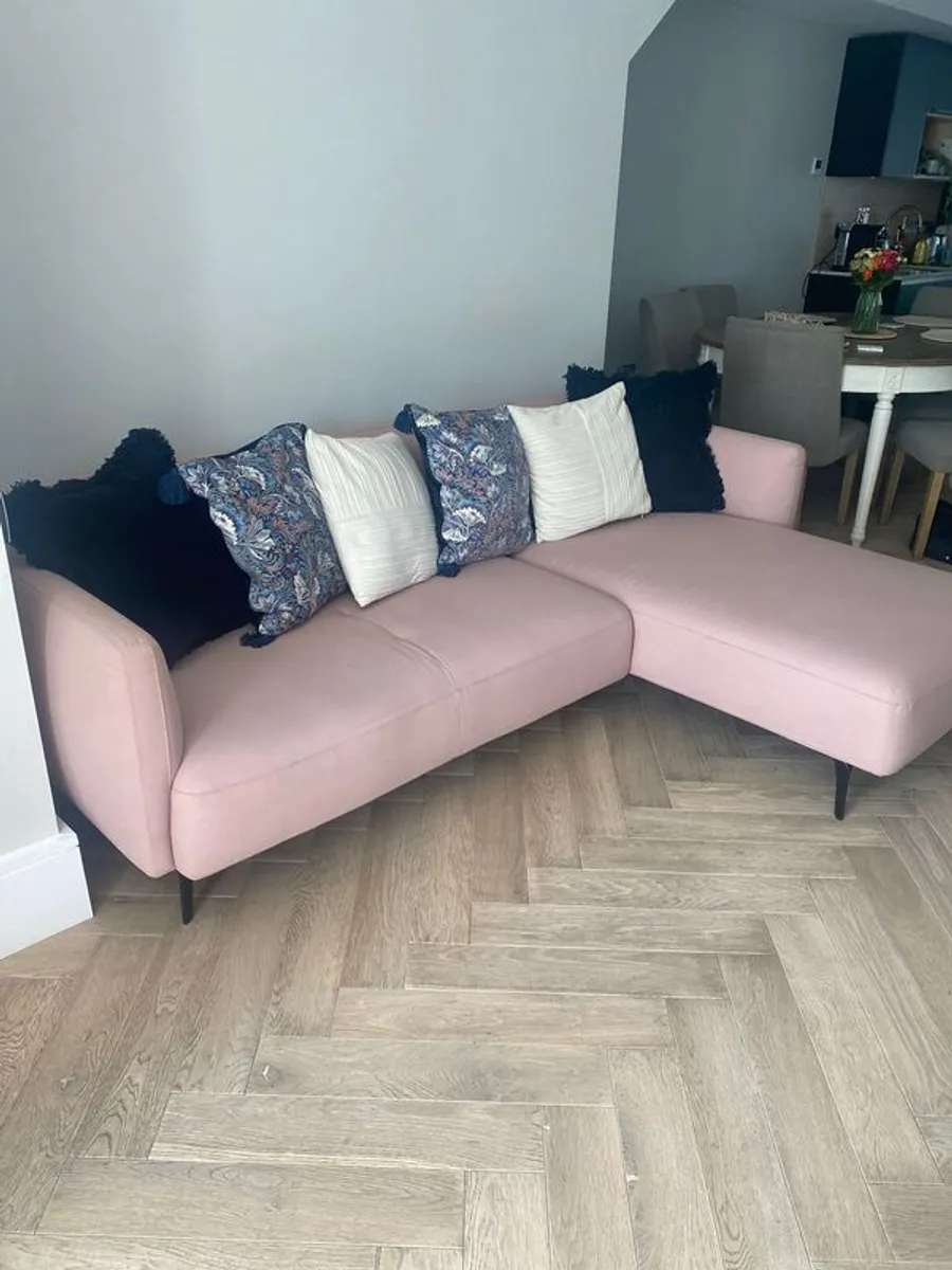 BoConcept sofa Modena model, pale pink - Image 1