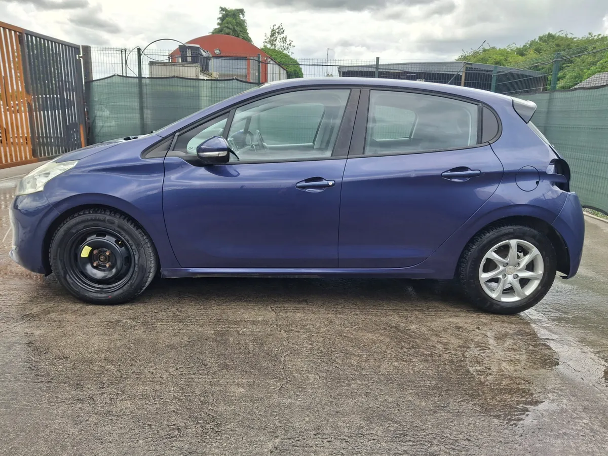 2013 Peugeot 208  1.4 Diesel  Automatic - Image 3