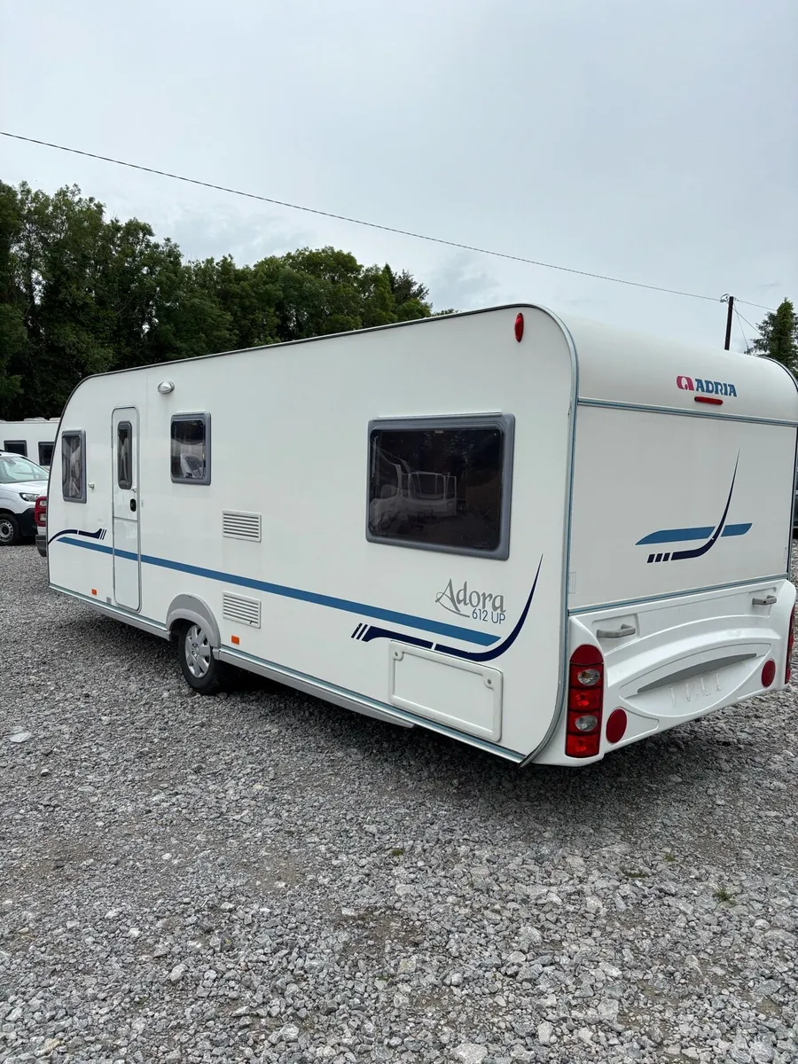 6 berth with fixed bed amazing condition - Image 2