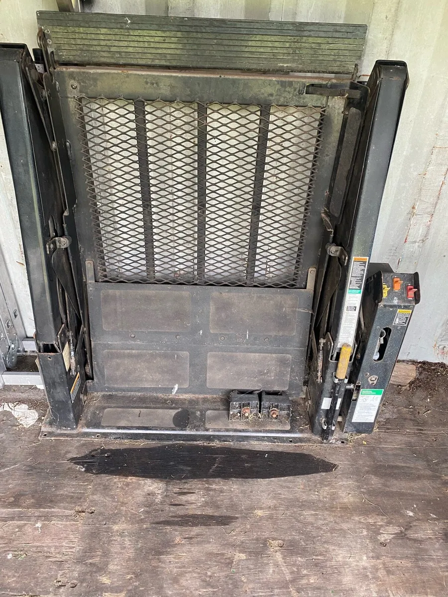 Wheelchair Lift - Image 1