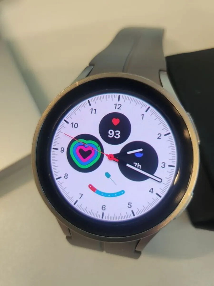 Samsung Watch 4 Classic - Image 1