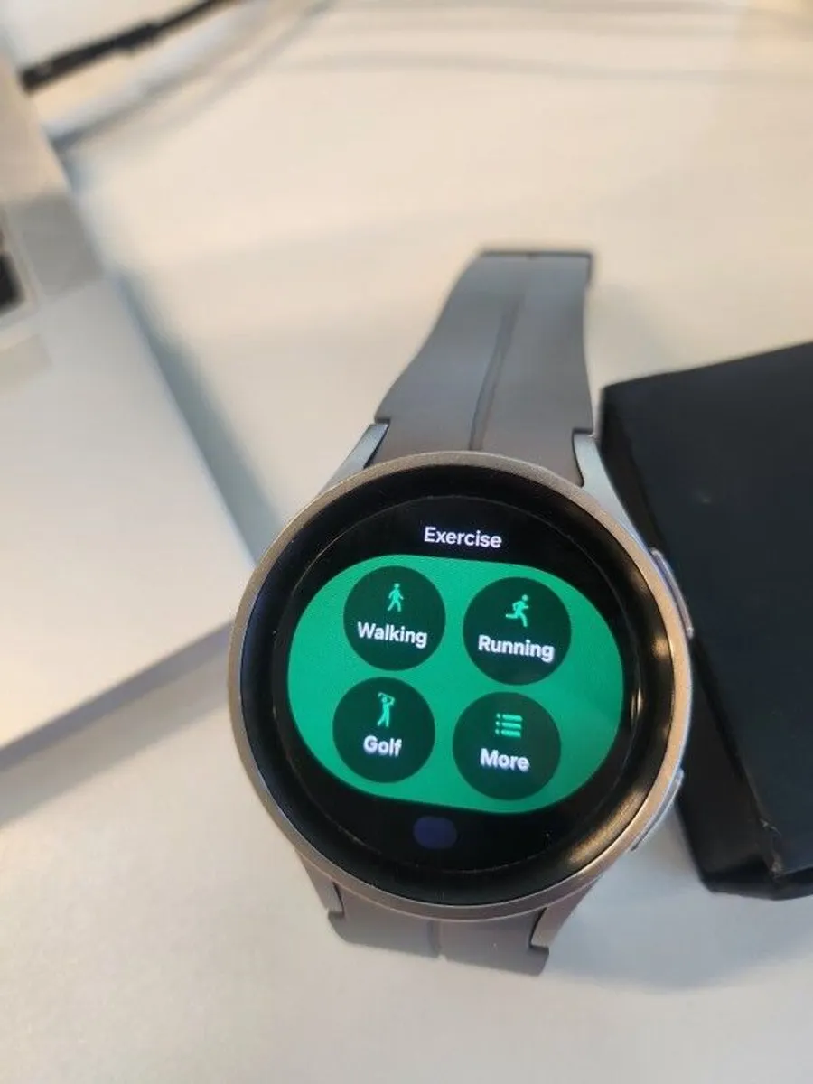 Samsung Watch 4 Classic - Image 2