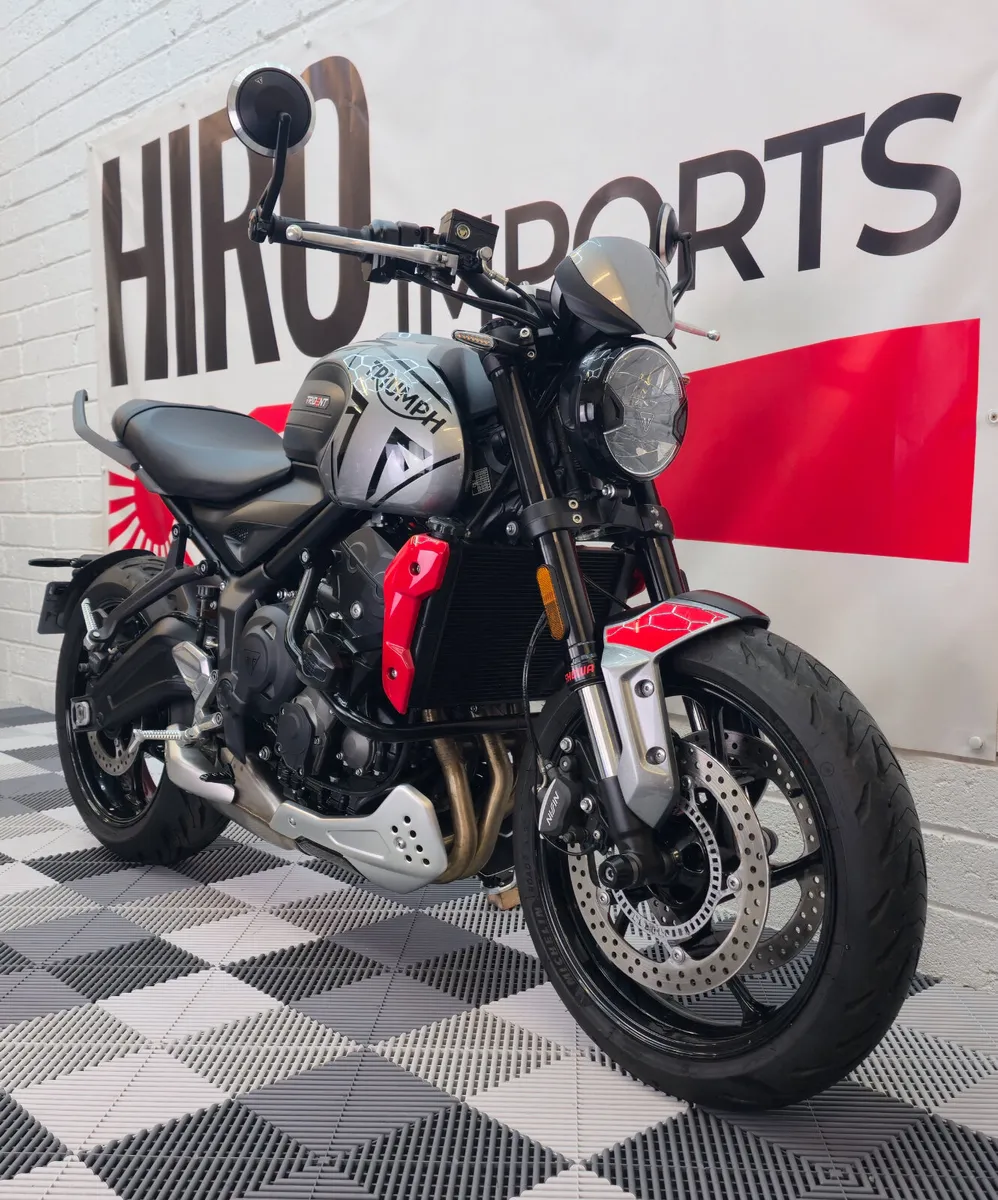 212 Triumph Trident - Image 2