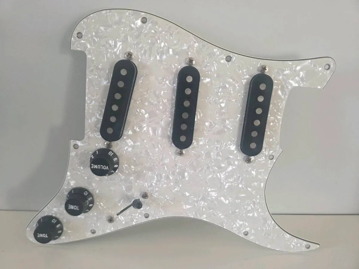Squier Standard Series Strat Loaded Pickguard - Image 1