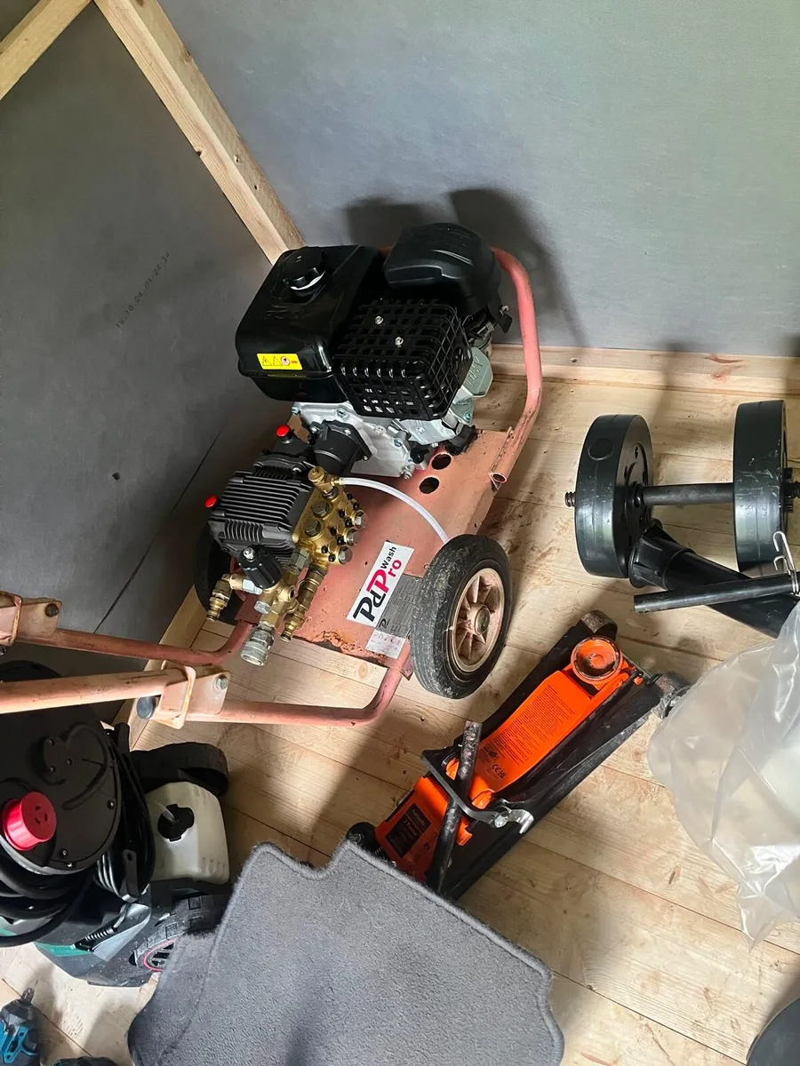 Pressure washer - Image 1