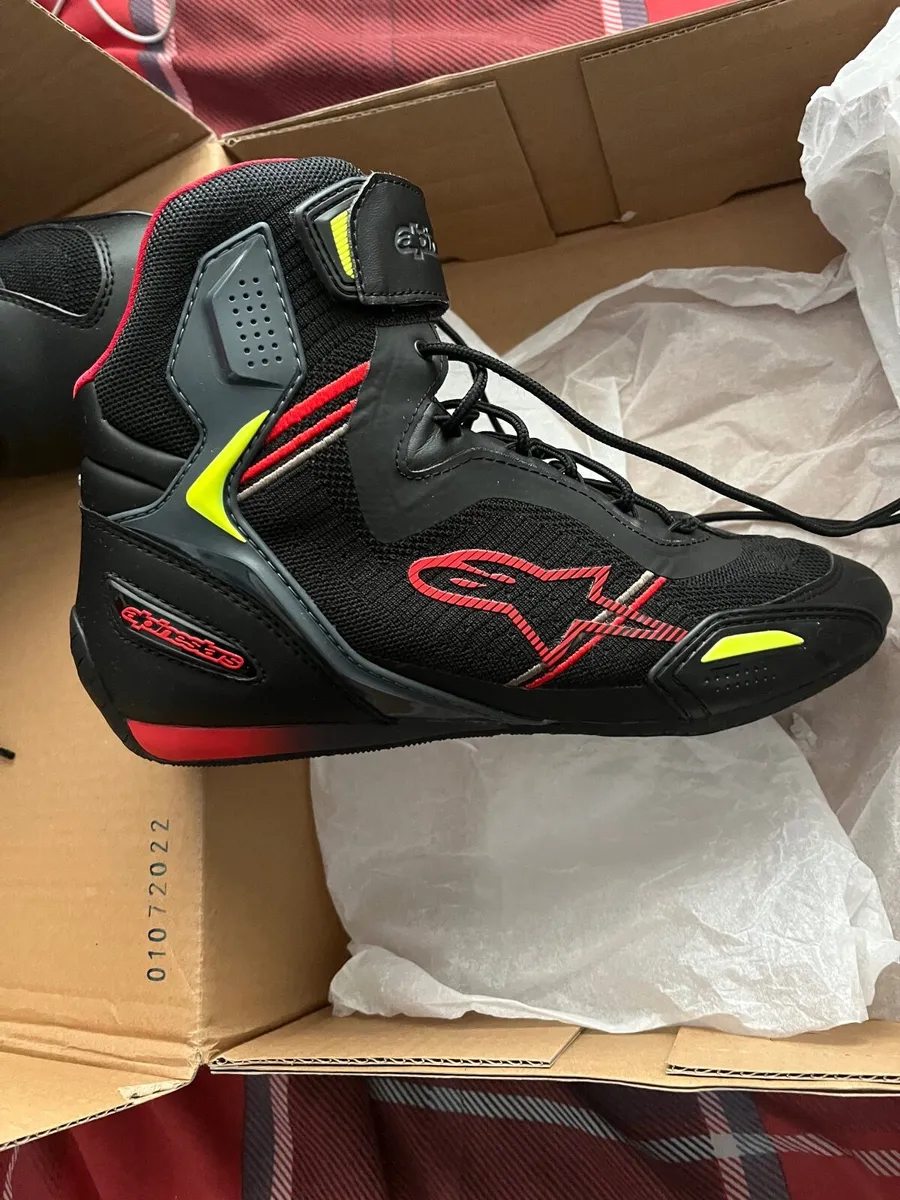 Alpinestars motorbike boots - Image 1