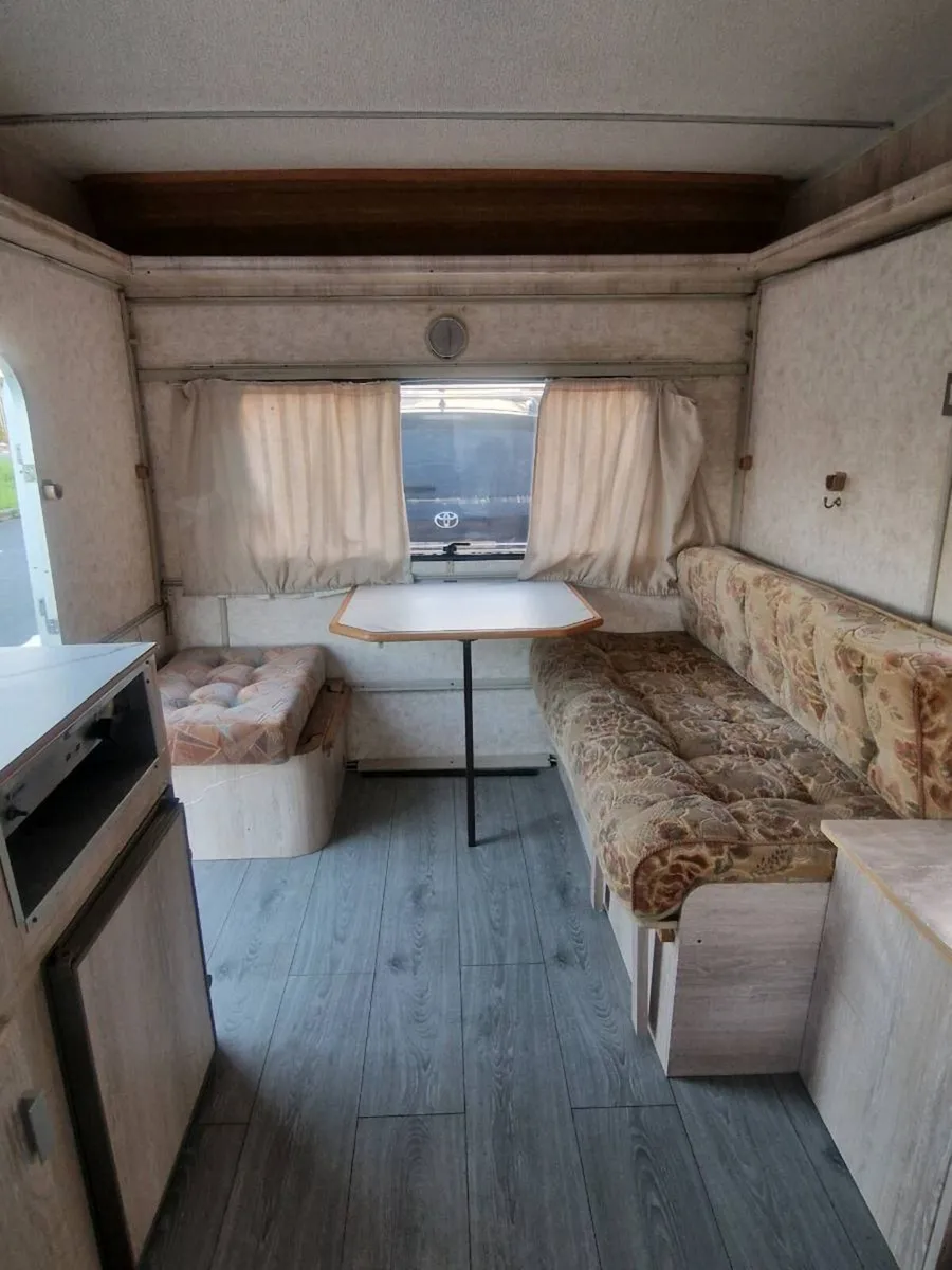 Caravan - Image 4