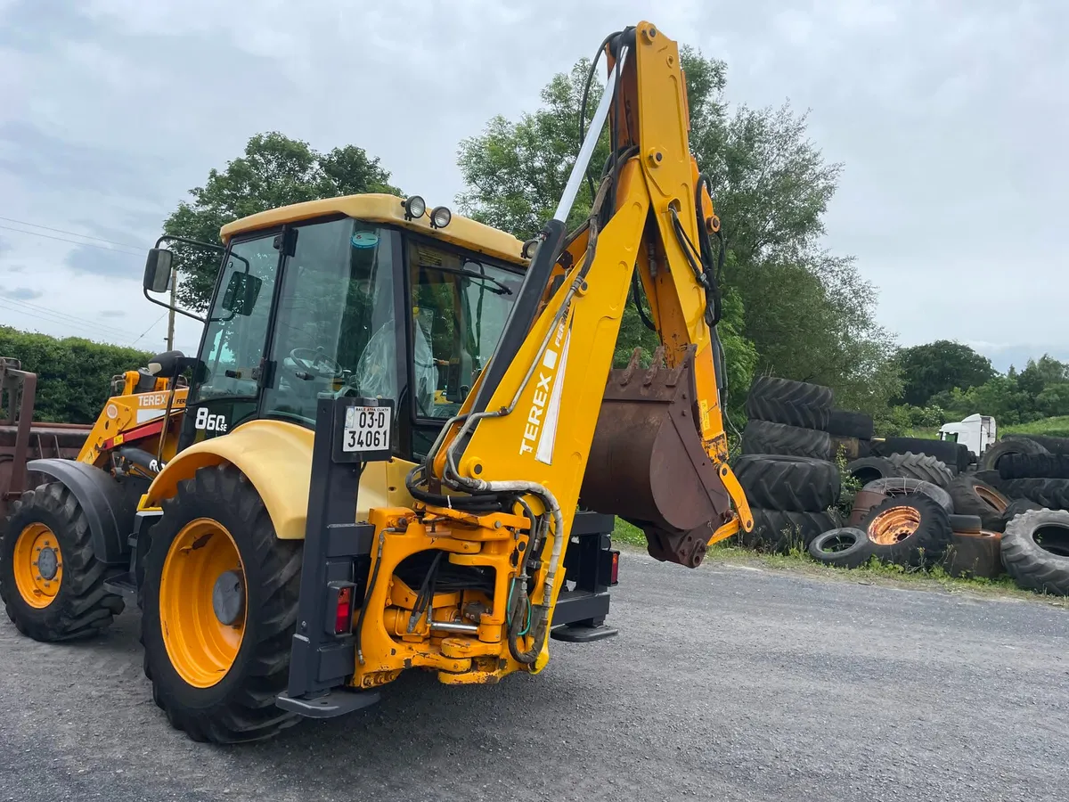 Fermac 860 Digger Loader - Image 4