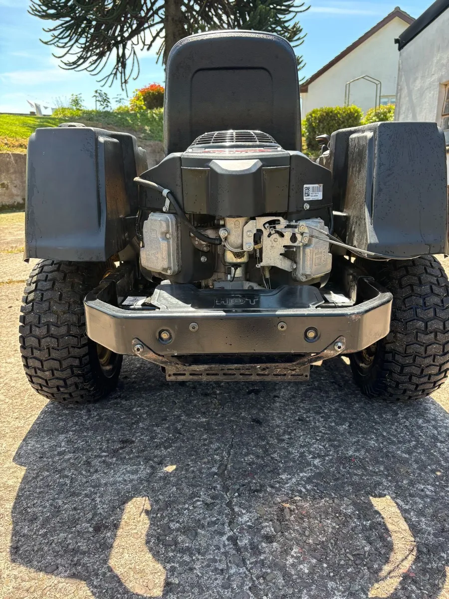 Cub Cadet Zero Turn lawnmower. - Image 4