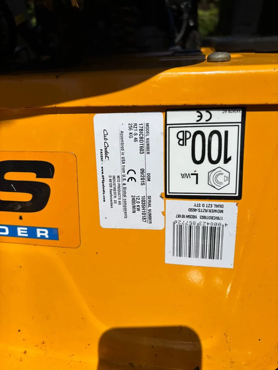 Cub Cadet Zero Turn lawnmower. - Image 3