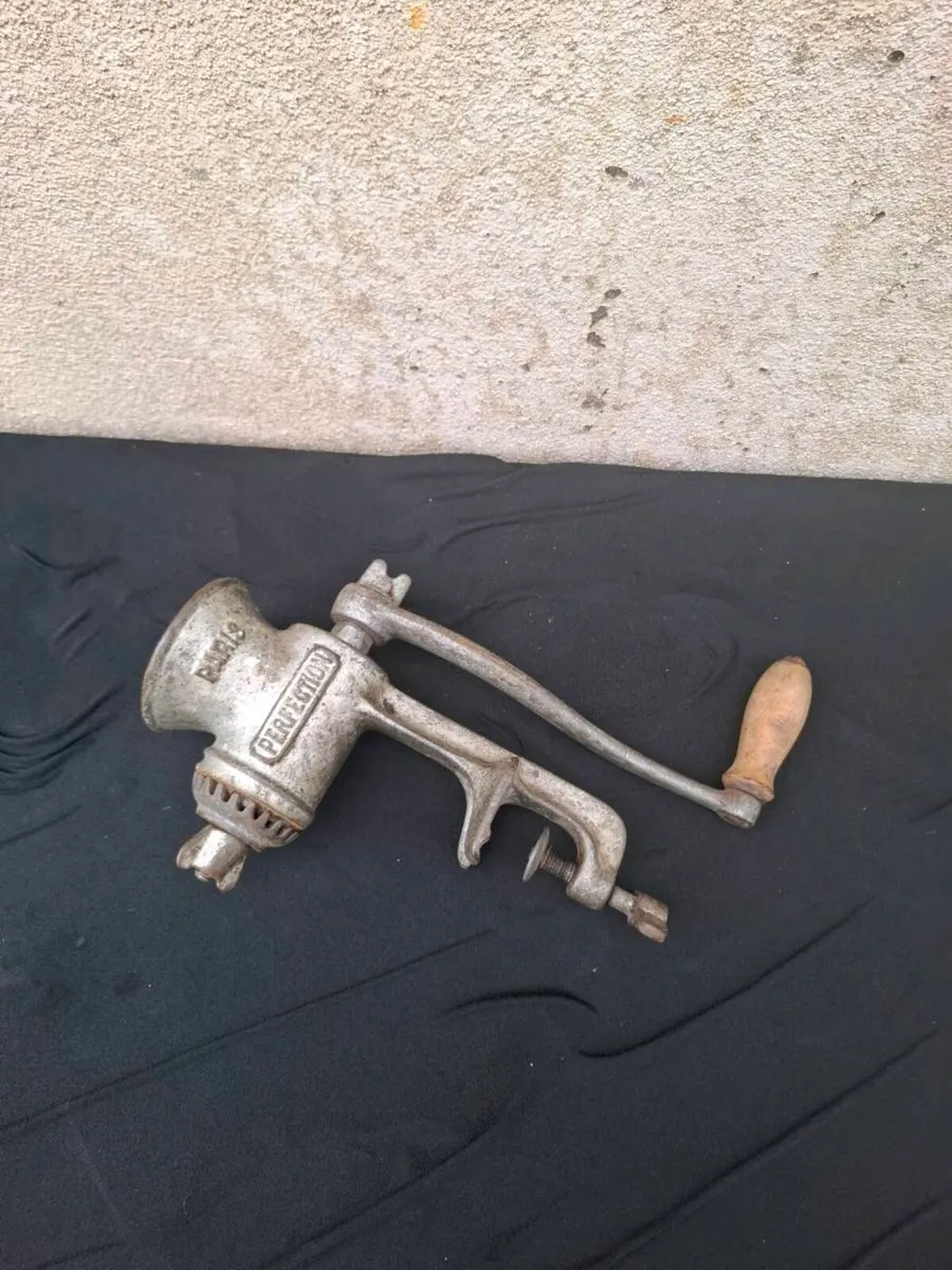 Vintage meat grinder postage possible - Image 1