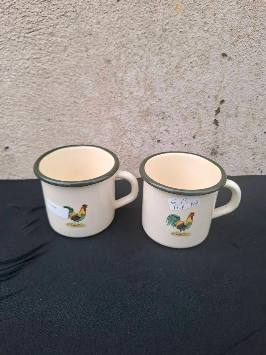Duo enamel chicken cups postage possible - Image 2