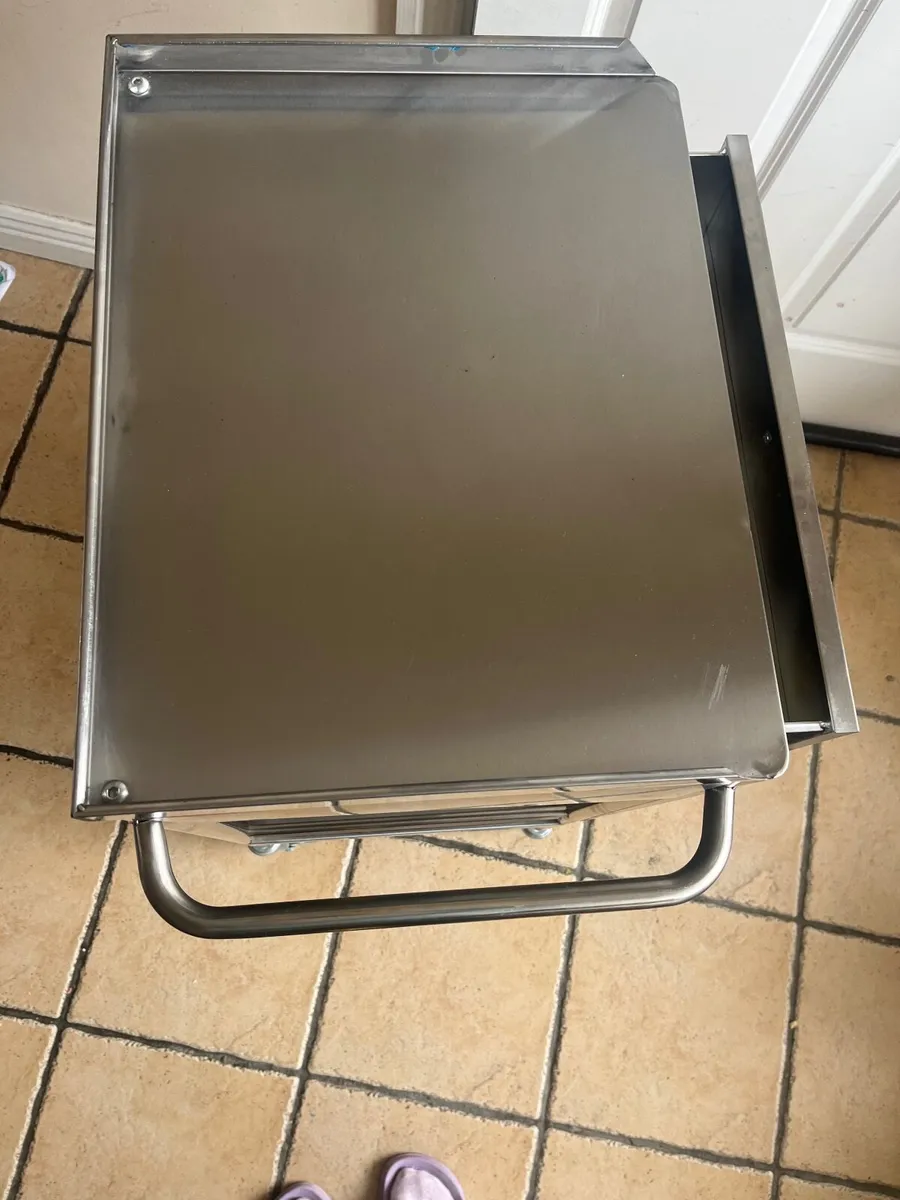 Stainless steel table - Image 4