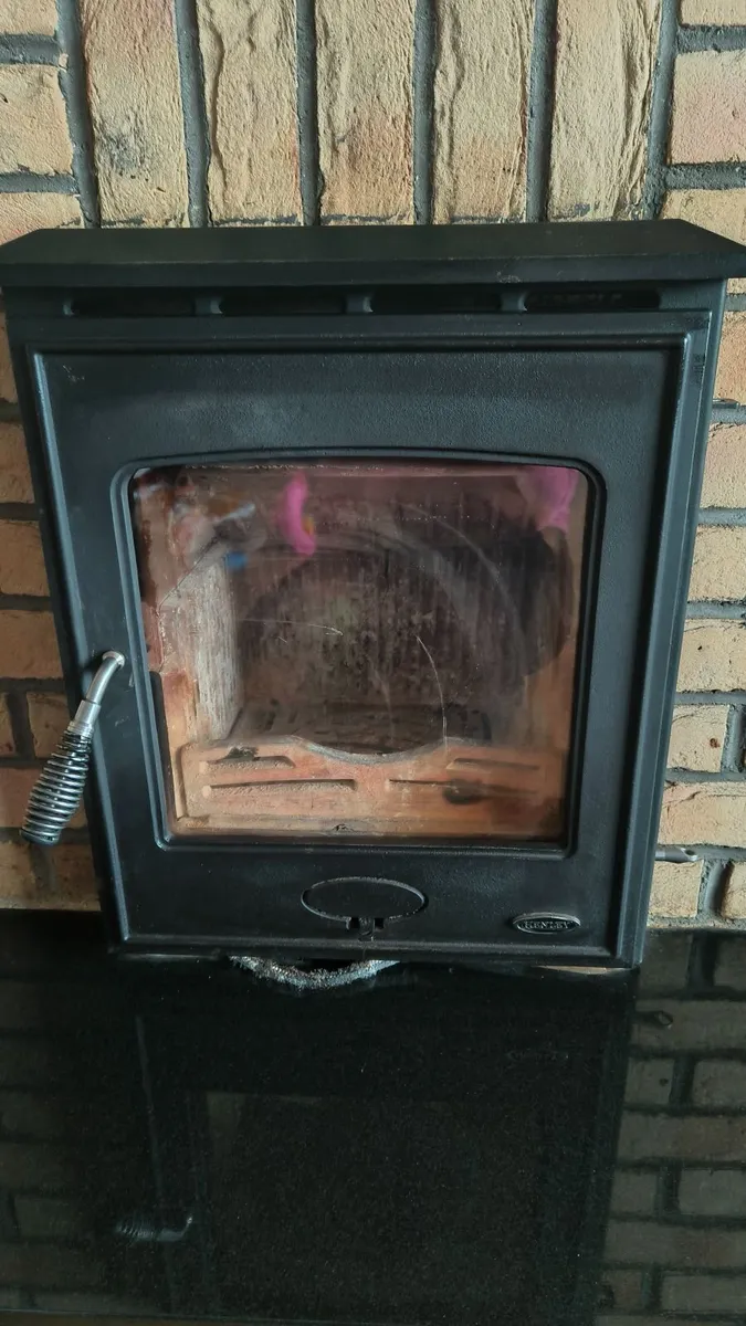 Henley insert stove - Image 1