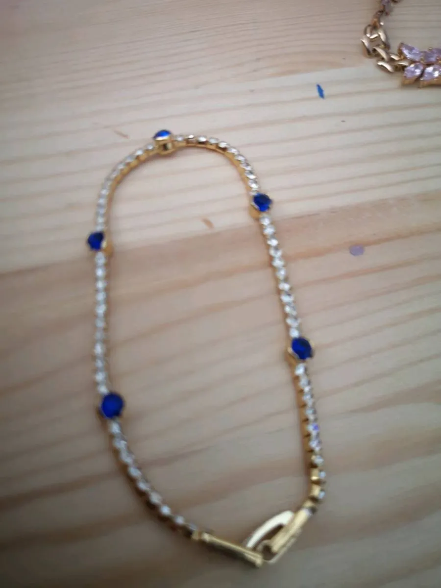 Two bracelets and two necklaces 60 euro - Image 2