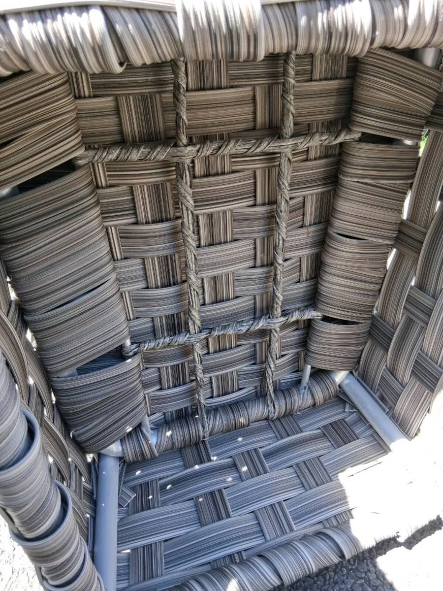6 Seater Rattan Outdoor Dining Set - Image 3
