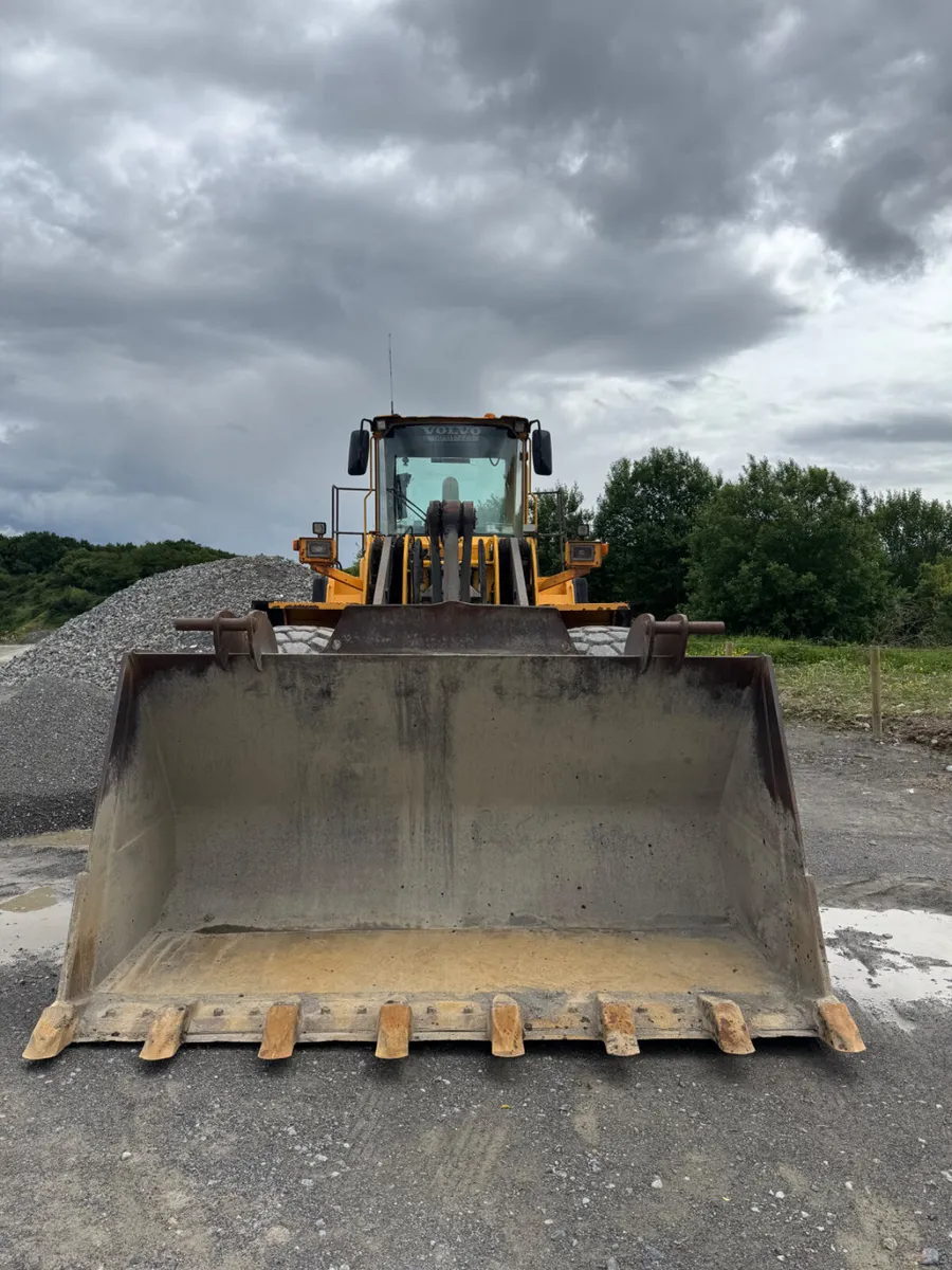 VOLV0 L180E 2006 LOADING SHOVEL - Image 1