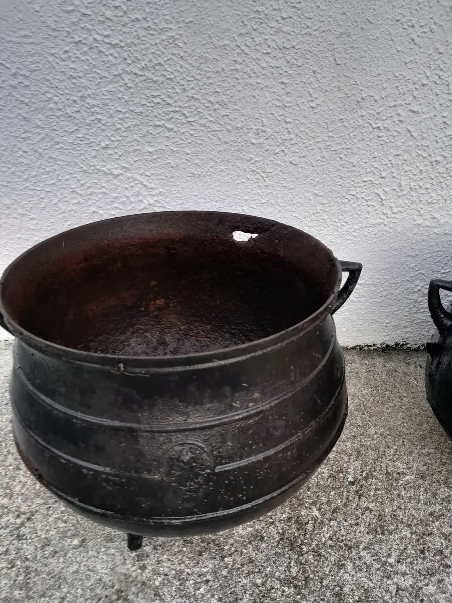 Vintage Pots - Image 3