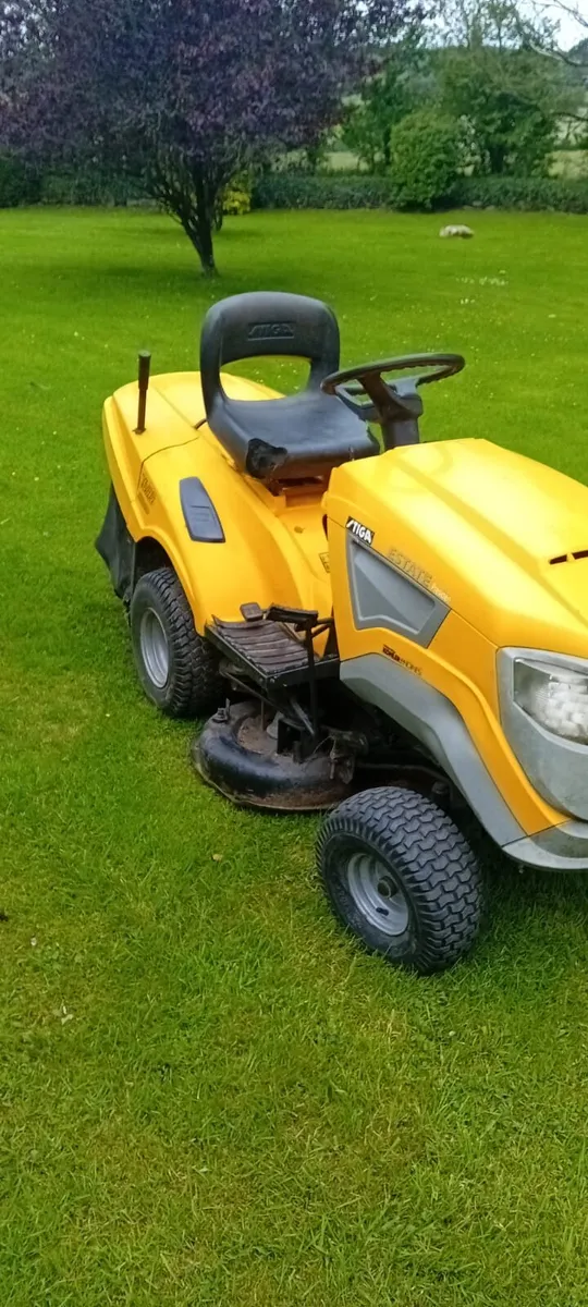 Ride on lawnmower - Image 2