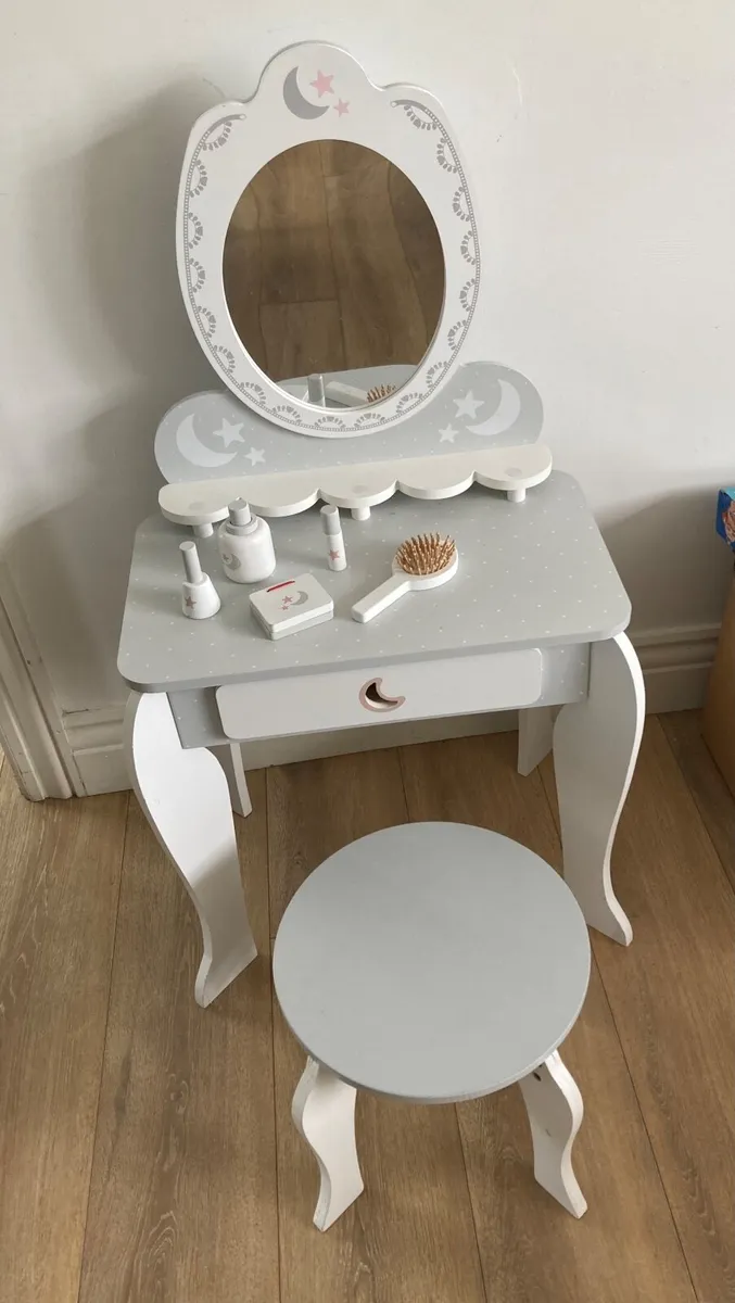 Kids Kitchen and Dresser - Image 2
