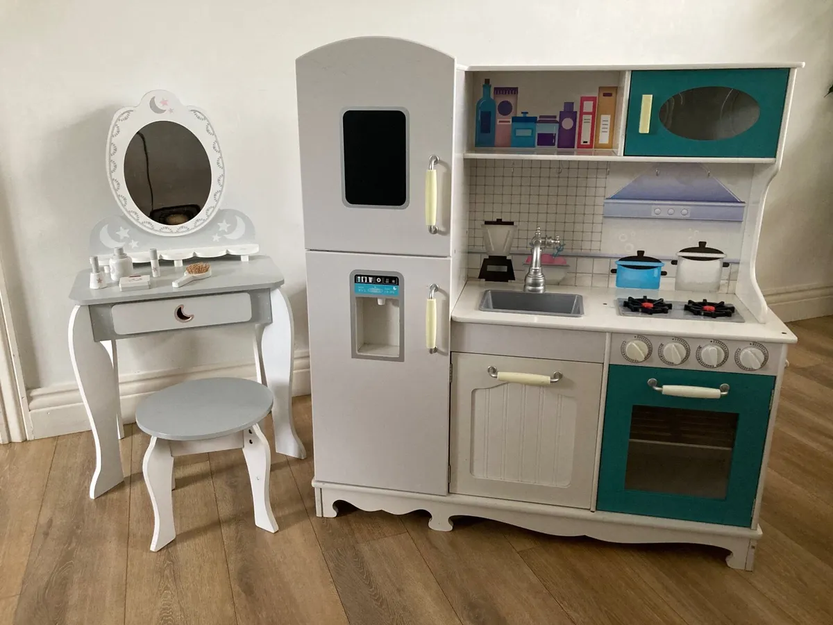 Kids Kitchen and Dresser - Image 4