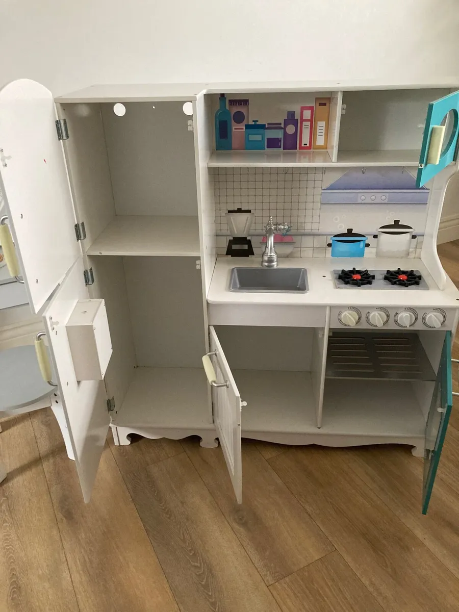Kids Kitchen and Dresser - Image 3