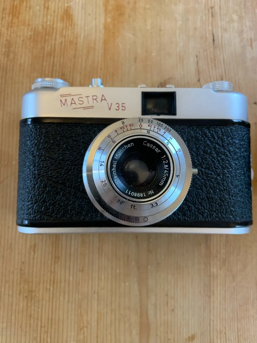 2 Cameras 1950s sold as one lot. - Image 2