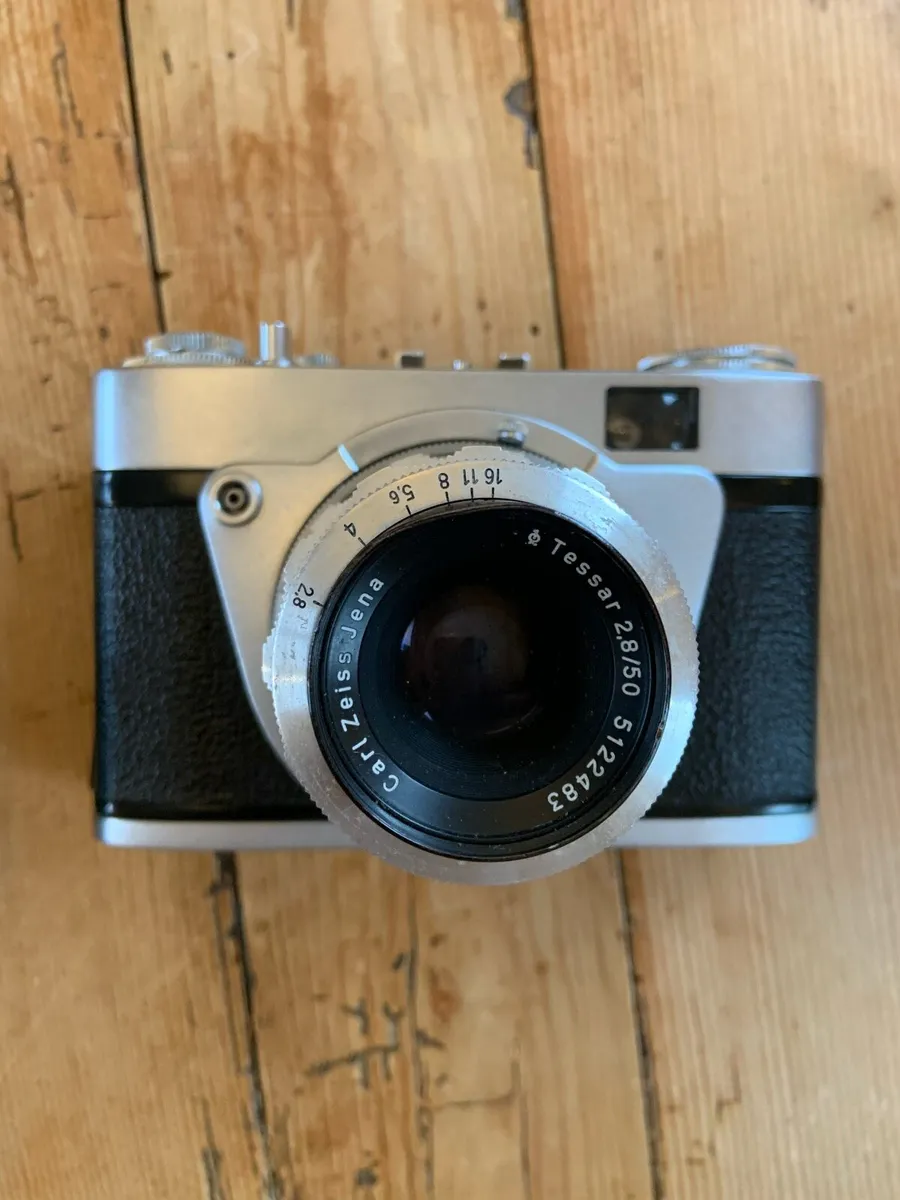 2 Cameras 1950s sold as one lot. - Image 3