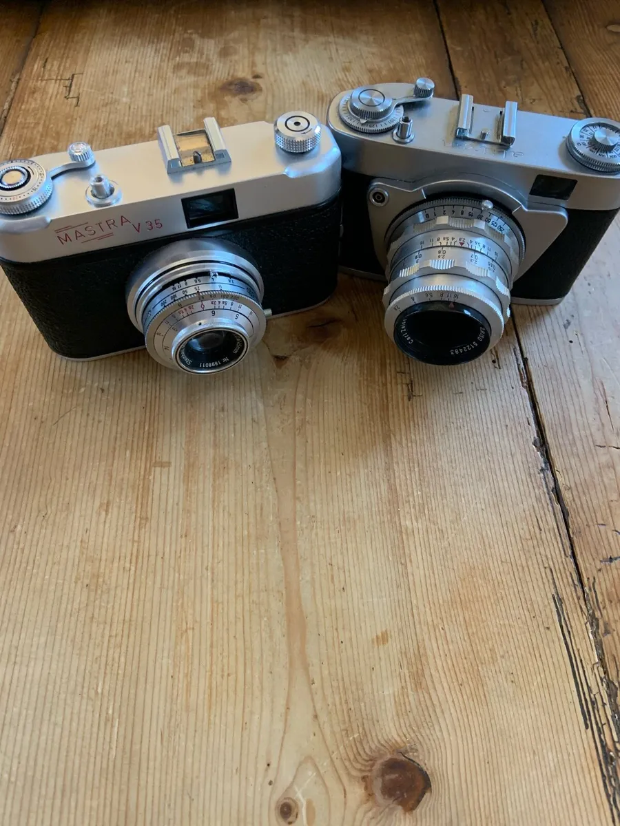 2 Cameras 1950s sold as one lot. - Image 4